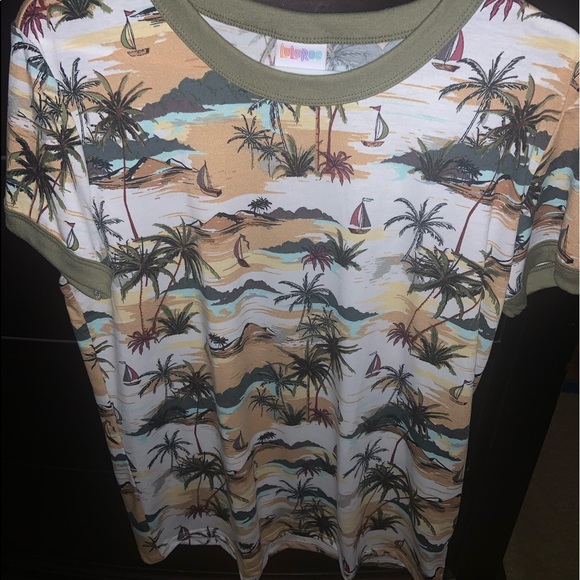 LuLaRoe Tops - Ladies Tee LuLaRoe Tops - Ladies Tee